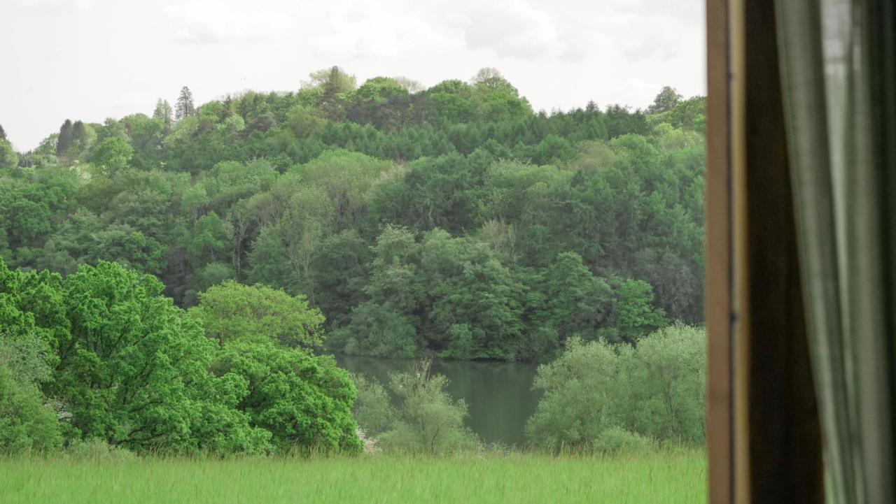 Quirky Vintage Horsebox Conversion With Stunning Views Of Ardingly Reservoir Balcombe Exterior photo