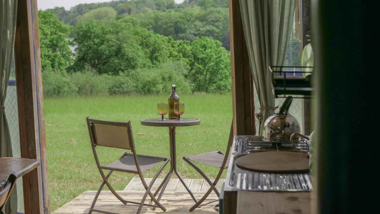 Quirky Vintage Horsebox Conversion With Stunning Views Of Ardingly Reservoir Balcombe Exterior photo