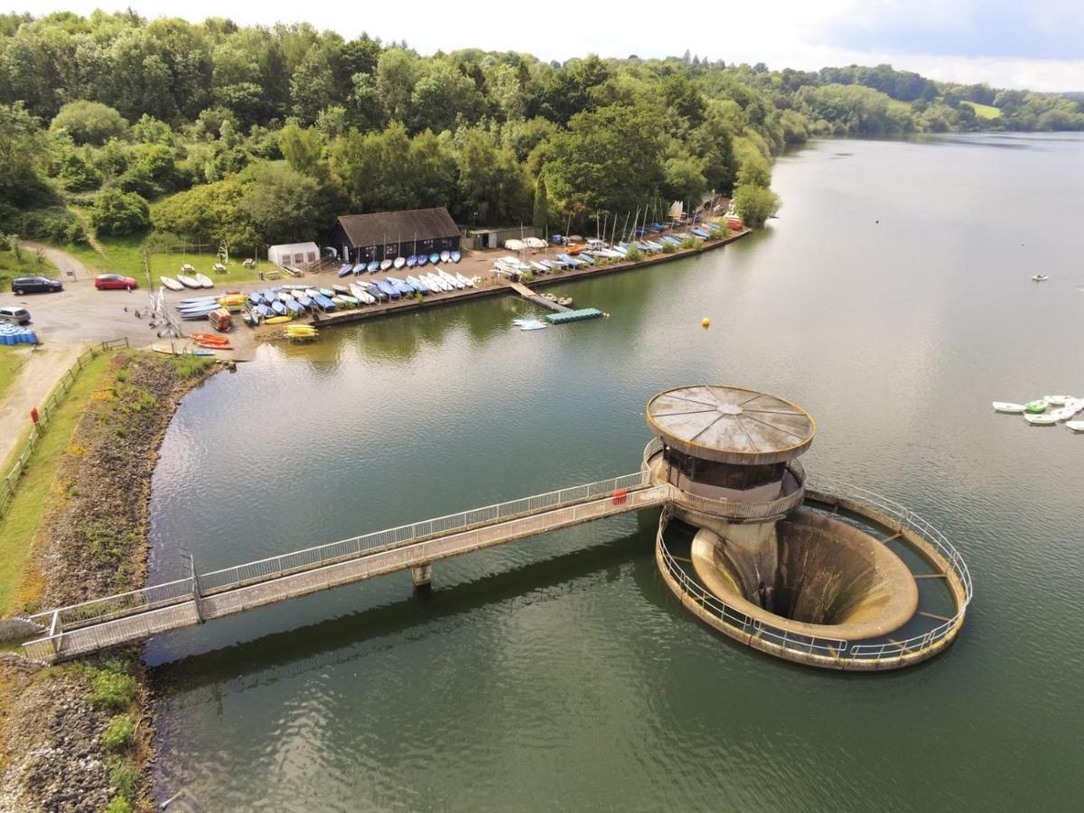 Quirky Vintage Horsebox Conversion With Stunning Views Of Ardingly Reservoir Balcombe Exterior photo